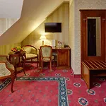 Atlas Deluxe 4*