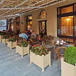Atlas Deluxe 4*