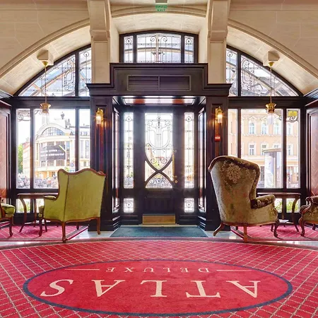 Atlas Deluxe Hotel 4*