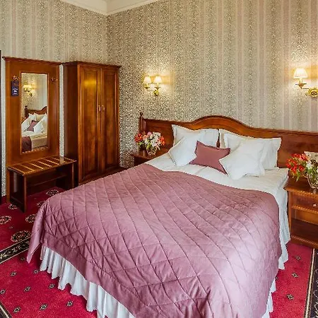 Atlas Deluxe Hotel 4*