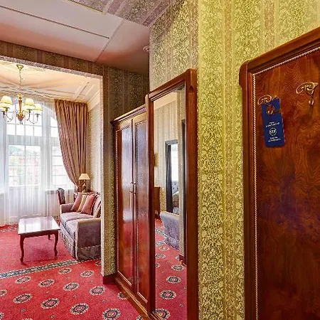 Atlas Deluxe 4*