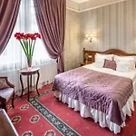 Atlas Deluxe Hotel Leópolis