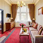 Atlas Deluxe 4*