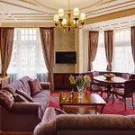 Atlas Deluxe 4*