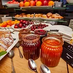 Atlas Deluxe Hotel 4*