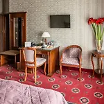 Atlas Deluxe Hotel Leópolis
