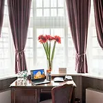 Atlas Deluxe Hotel 4*