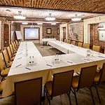 атлас делюкс Готель