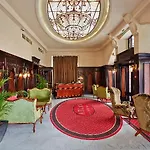 Atlas Deluxe Hotel