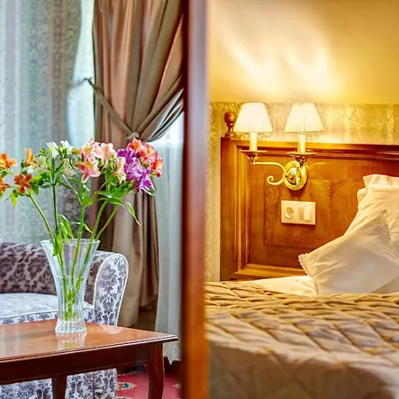 атлас делюкс 4*