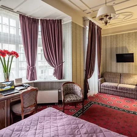 Atlas Deluxe Hotel 4*