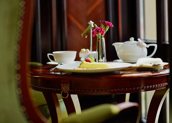 Atlas Deluxe 4* Λβιβ