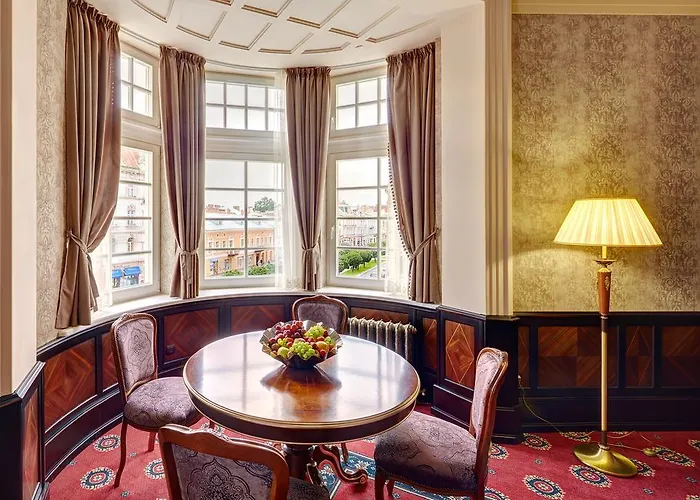 Atlas Deluxe ホテル リヴィウ