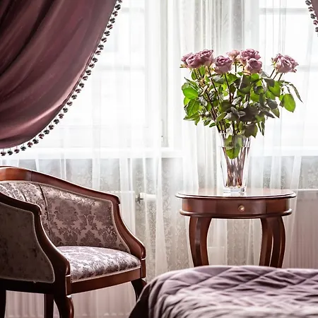 Atlas Deluxe Szálloda Lviv