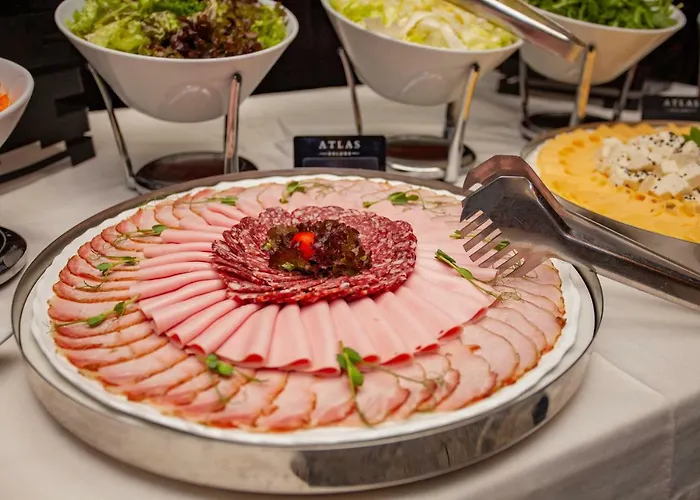 Atlas Deluxe Hotel 4*