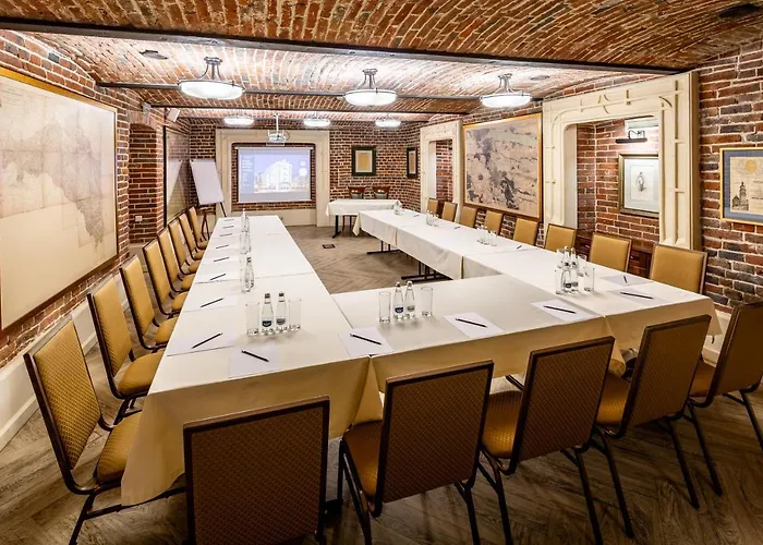 Atlas Deluxe Отель